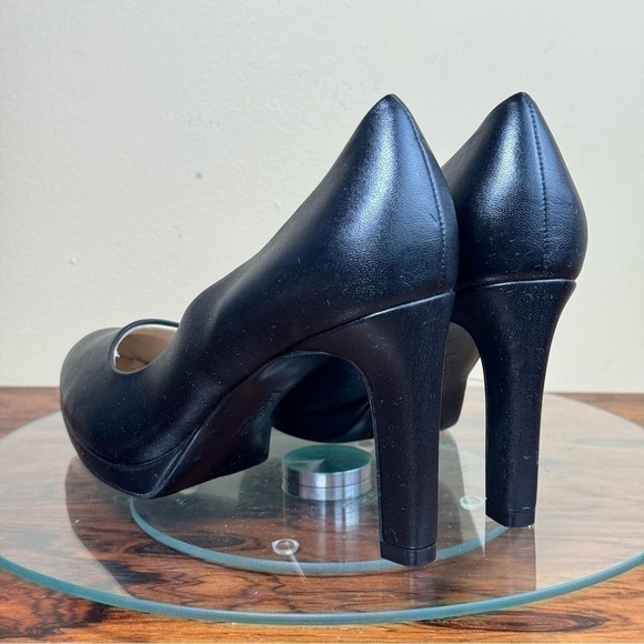 LifeStride Julia Platform Pump in black - Picture 12 of 16